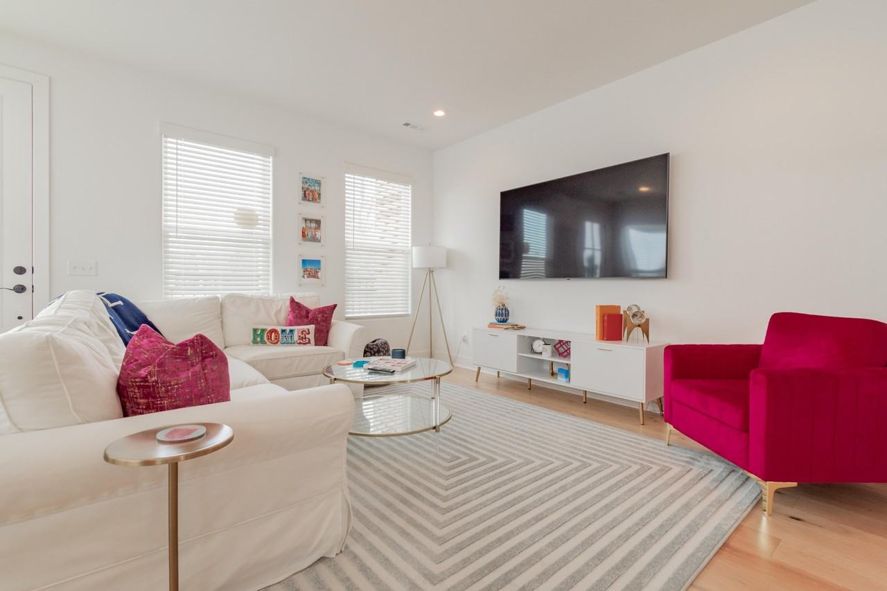 1623 S Brooks Ave #2 - Photo 3 of 12