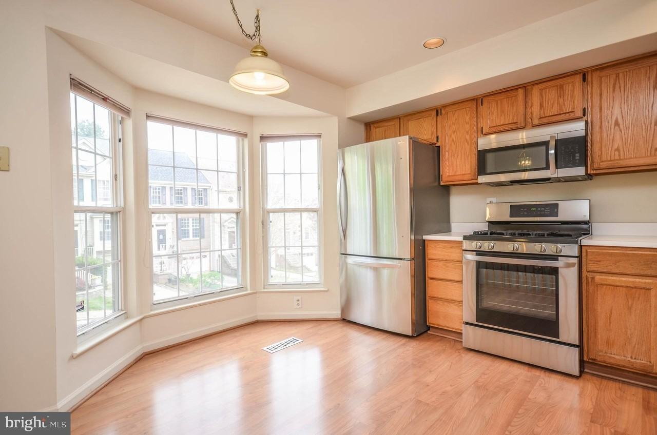 3003 Gatehouse Ct - Photo 3 of 45