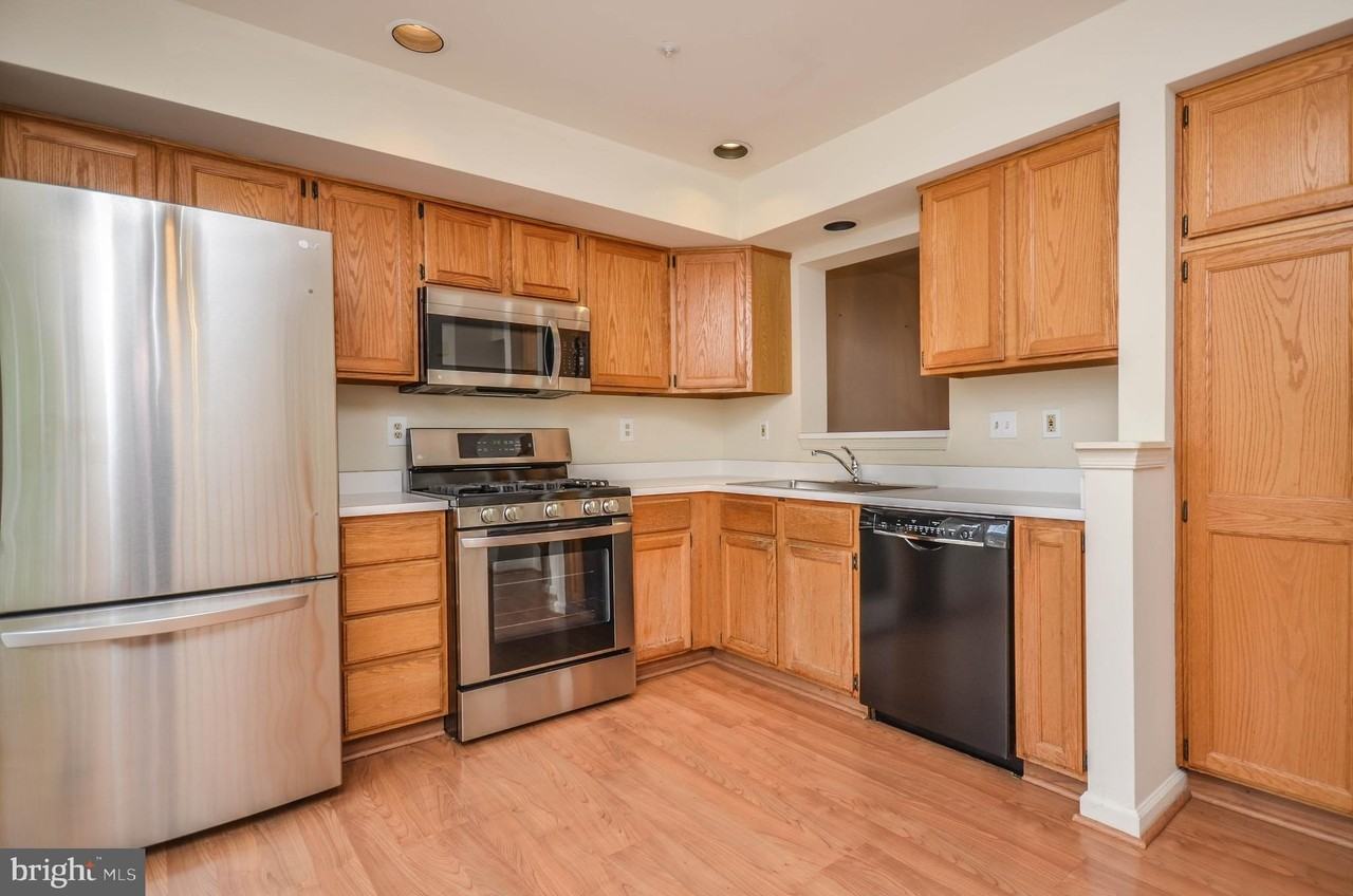 3003 Gatehouse Ct - Photo 4 of 45