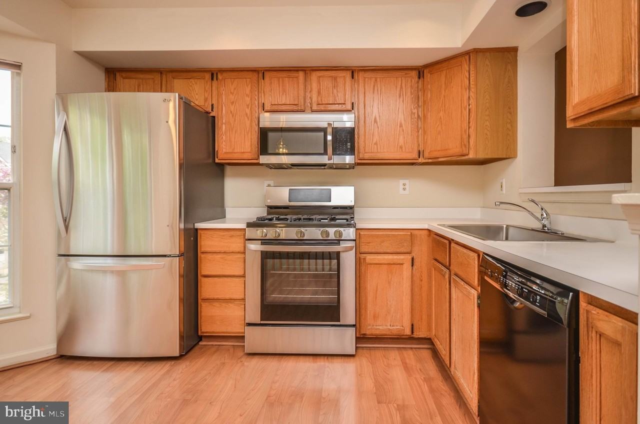 3003 Gatehouse Ct - Photo 5 of 45