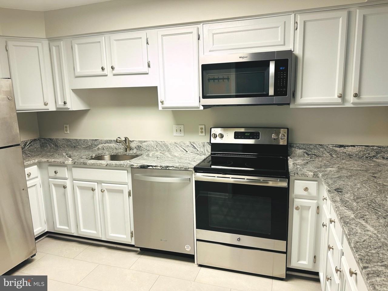 10715 Kings Riding Way Apt 202 #202 - Photo 5 of 20