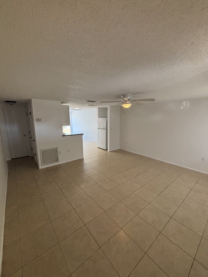 4209 79th St W #4209 - Photo 2 of 11