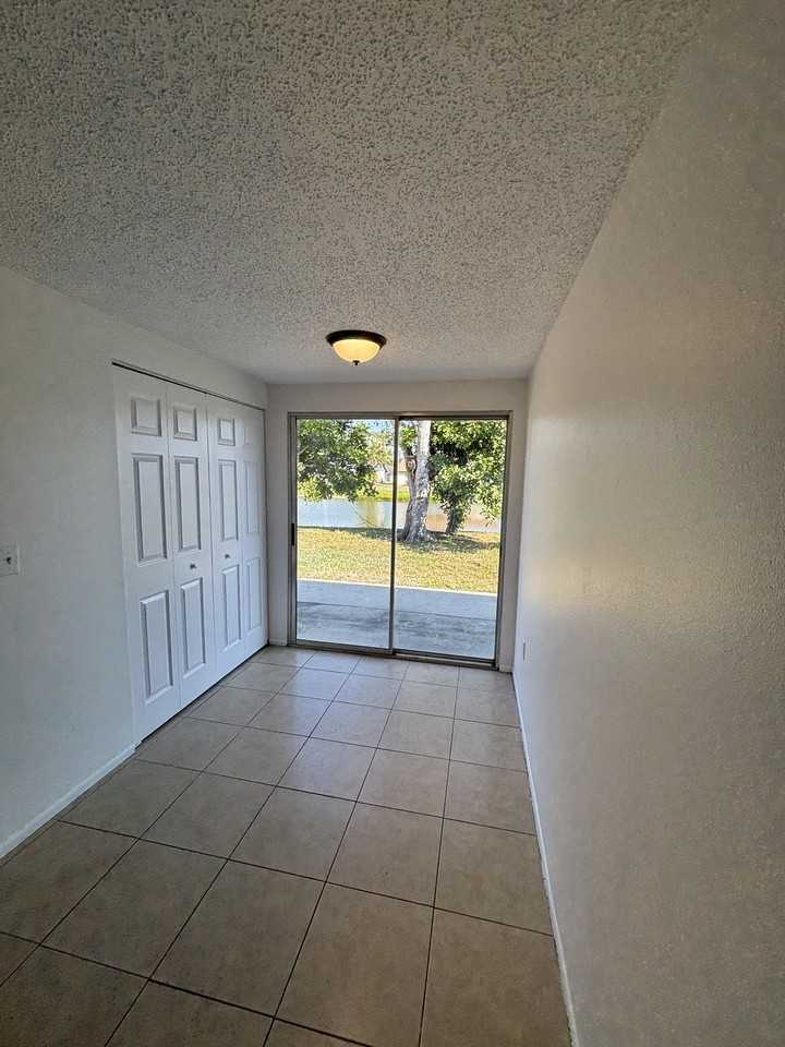 4209 79th St W #4209 - Photo 3 of 11