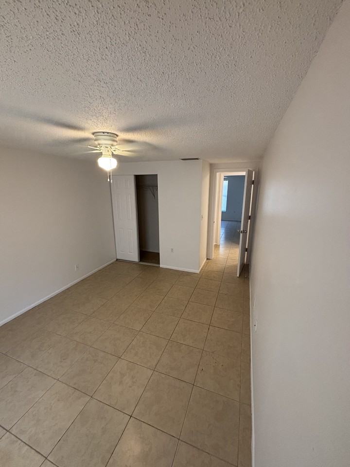 4209 79th St W #4209 - Photo 6 of 11