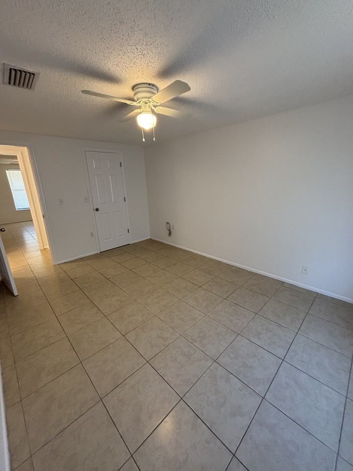 4209 79th St W #4209 - Photo 7 of 11