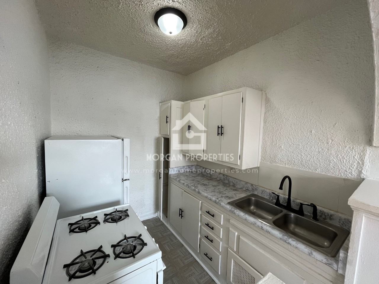 1231 W Walnut St #112 - Photo 5 of 7