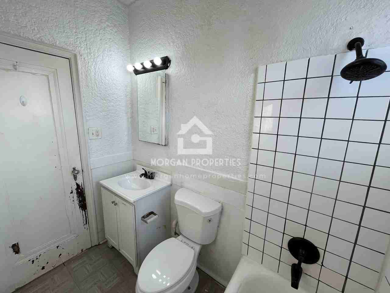 1231 W Walnut St #112 - Photo 6 of 7