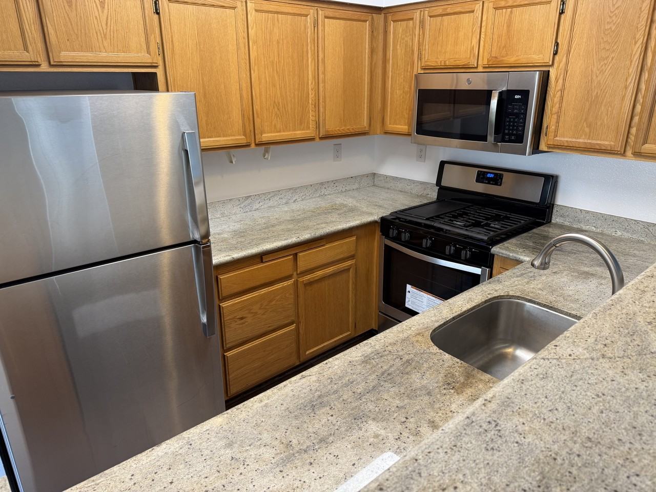 558 Torrey Pine Ln #1 - Photo 3 of 20