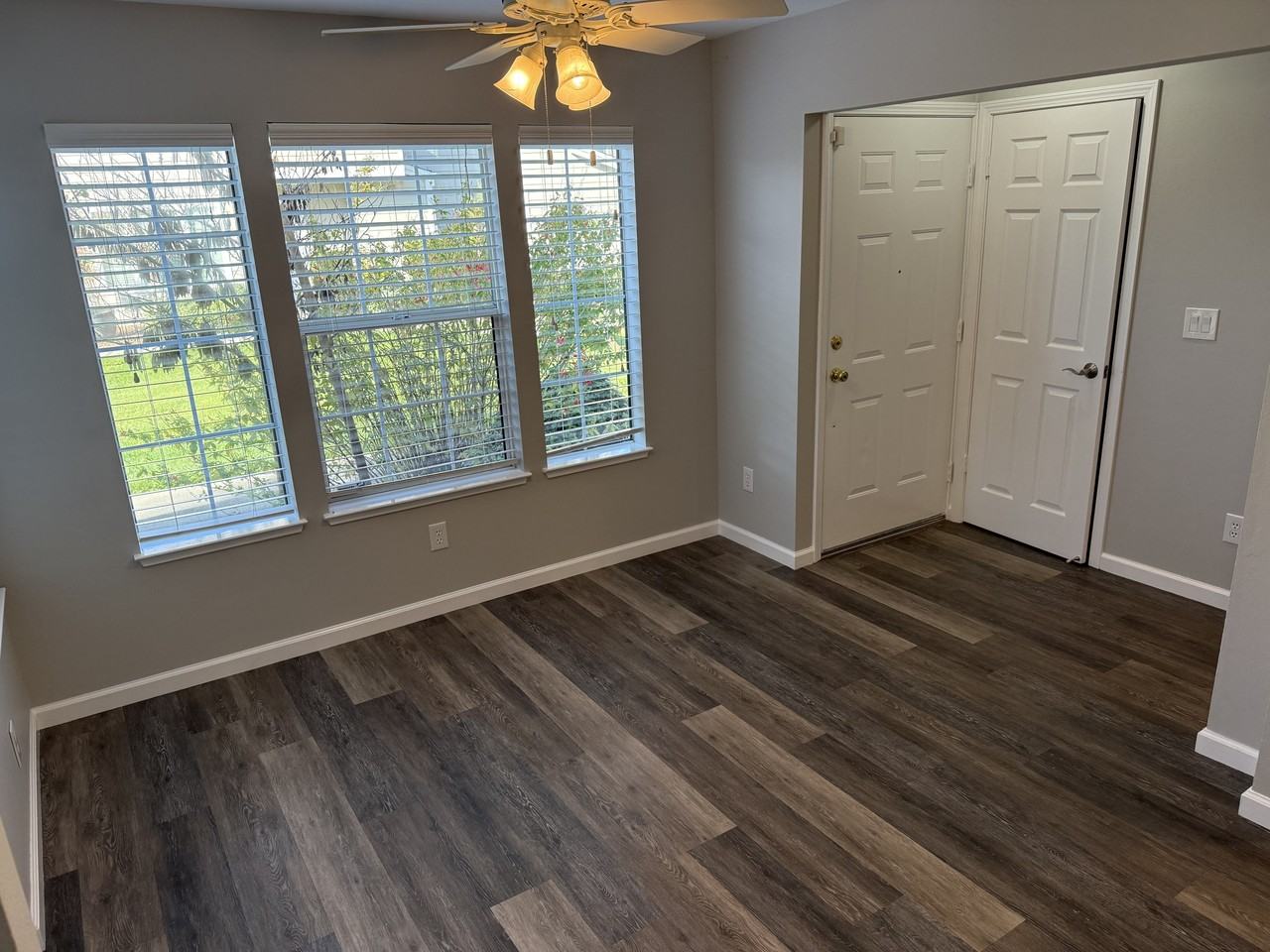 558 Torrey Pine Ln #1 - Photo 5 of 20