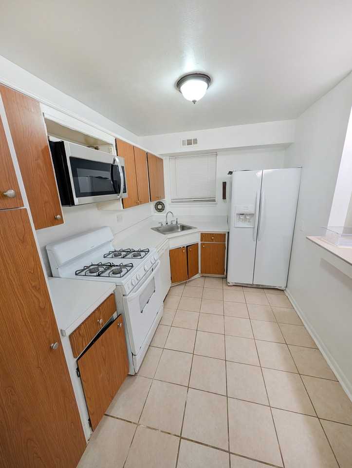 11402 Cherry Hill Rd #104 - Photo 7 of 20