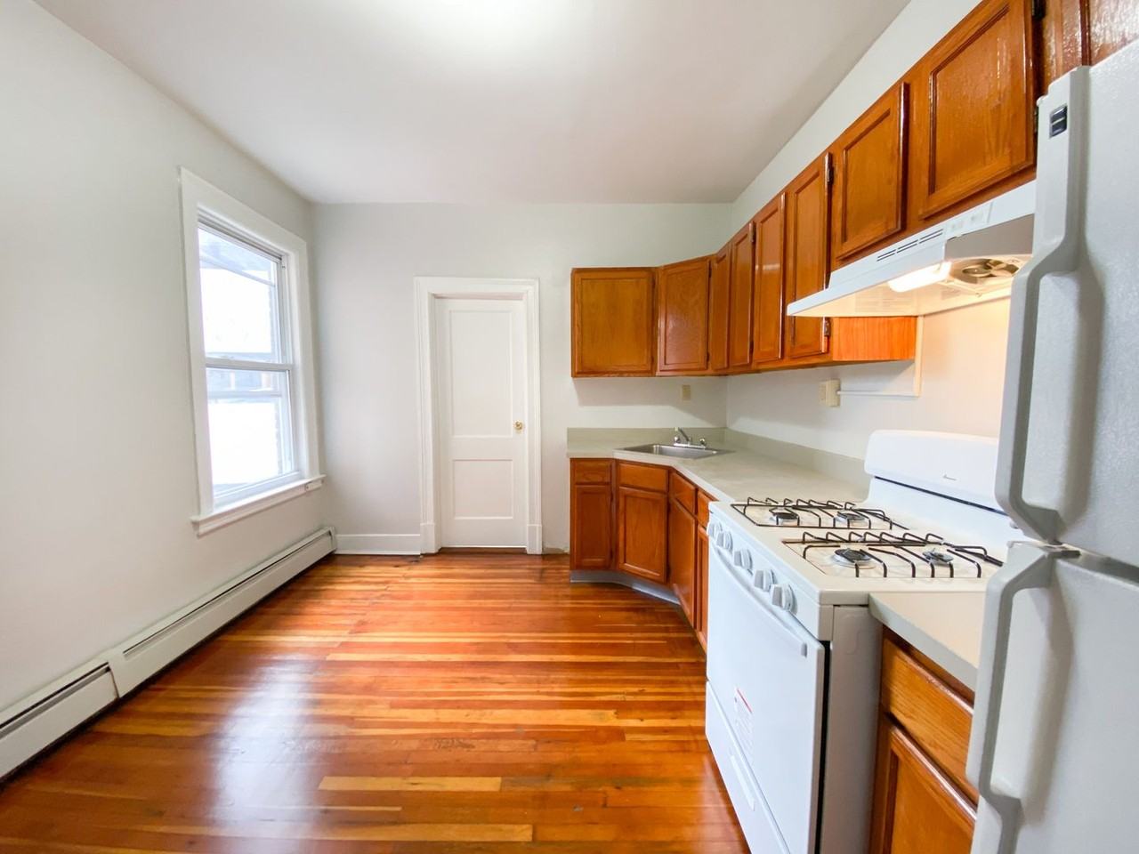 291 Buckingham St / Luca Investments LLC - Photo 3 of 50
