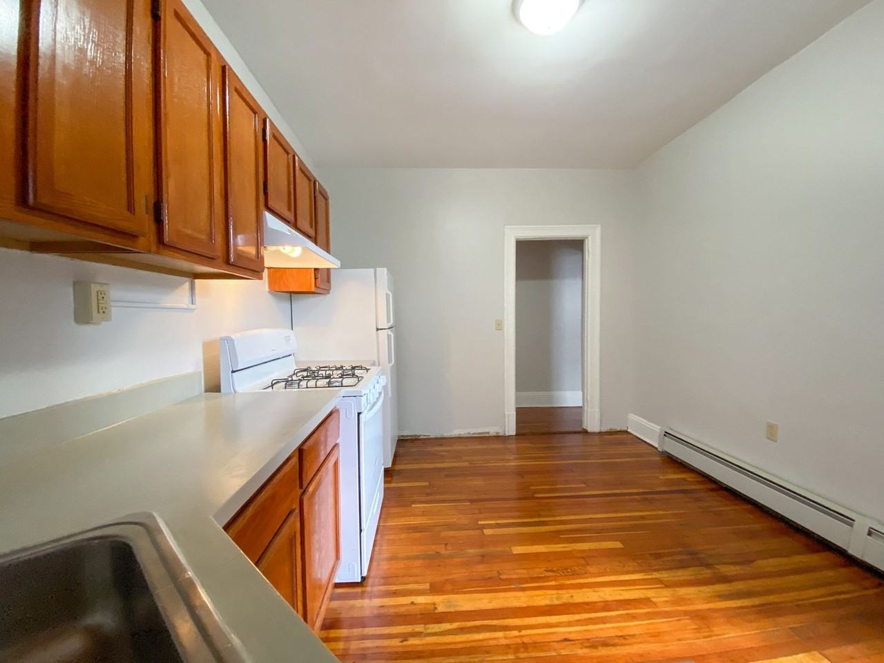291 Buckingham St / Luca Investments LLC - Photo 6 of 50