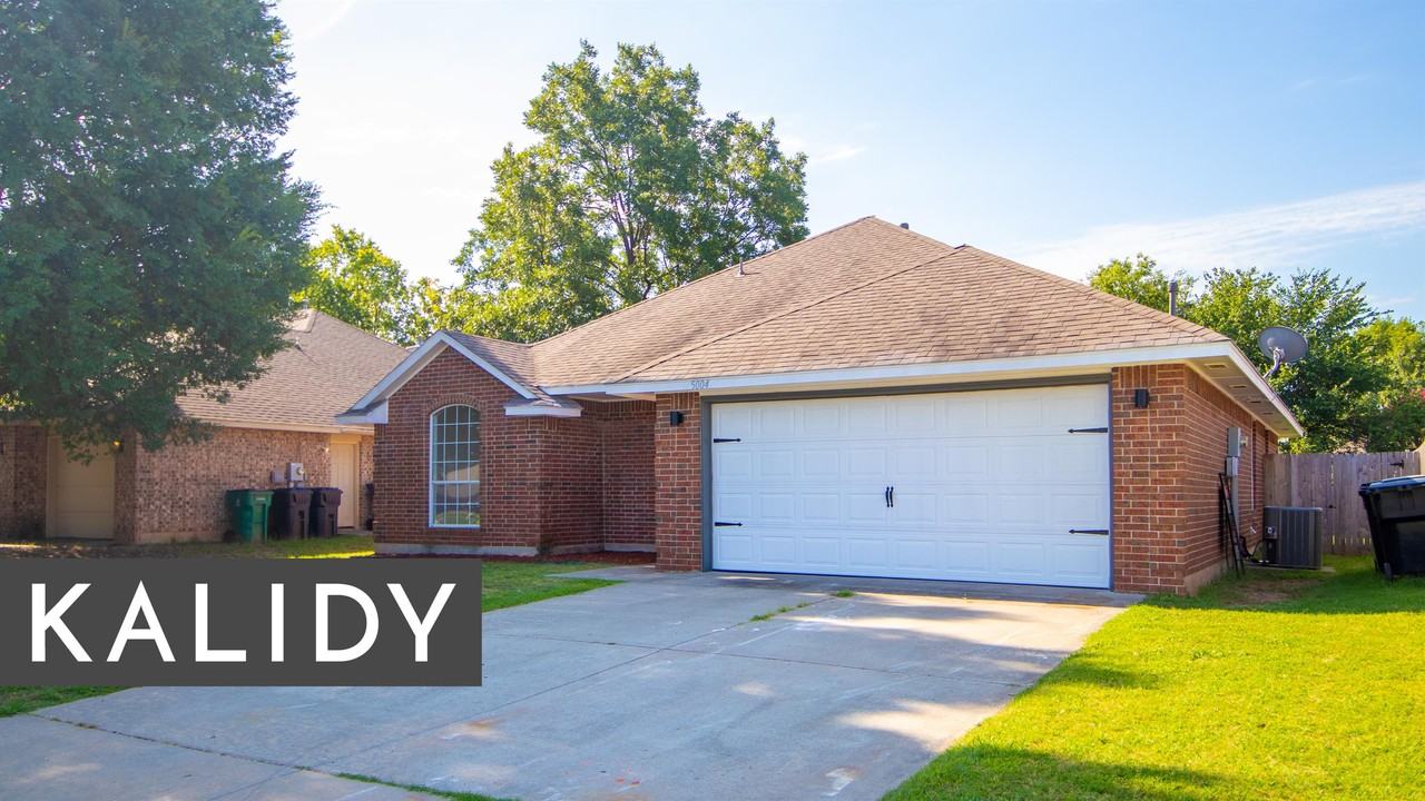 5004 Se 52nd St #1 - Photo 4 of 37