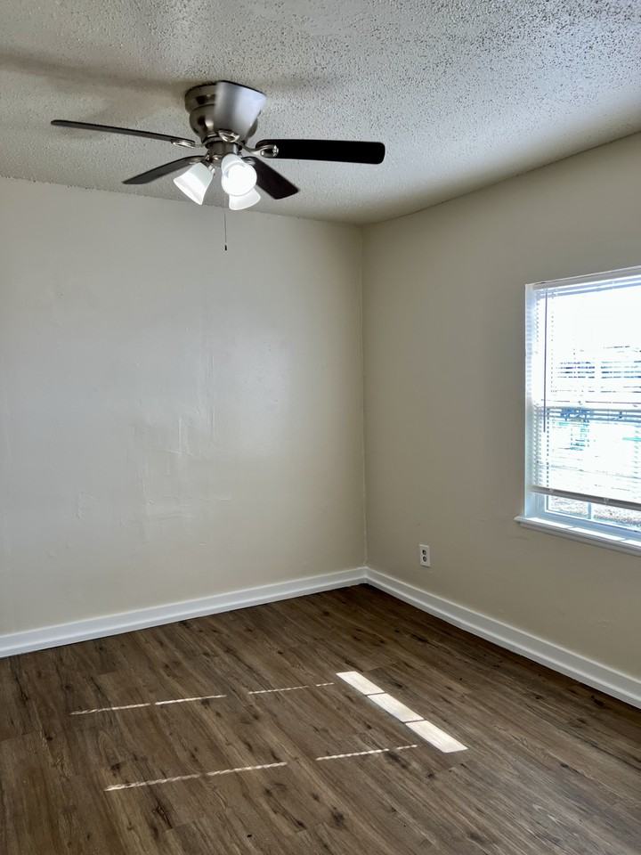 1551 E Haskell St #C - Photo 7 of 47