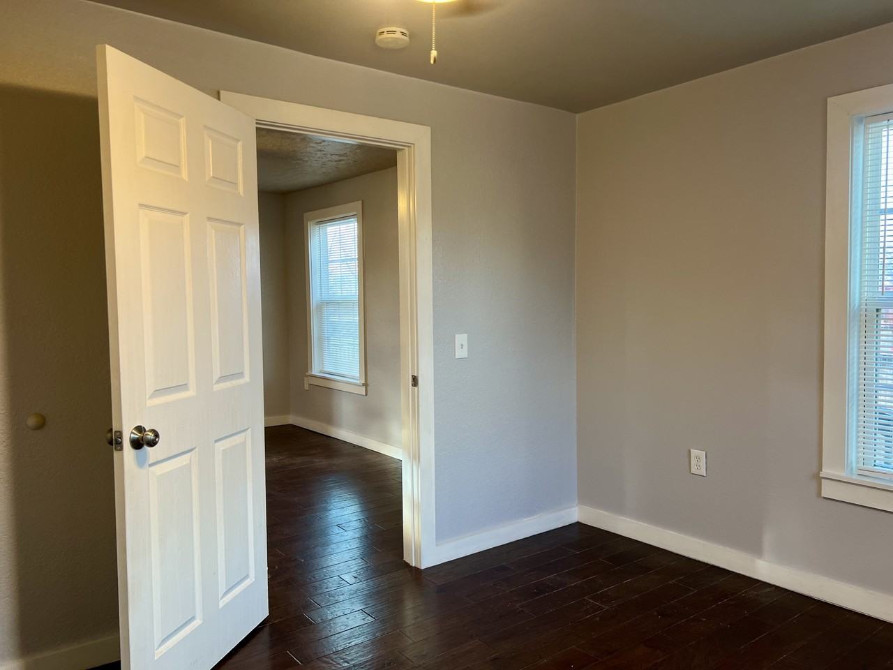 904 N Peoria Ave #1 - Photo 7 of 32