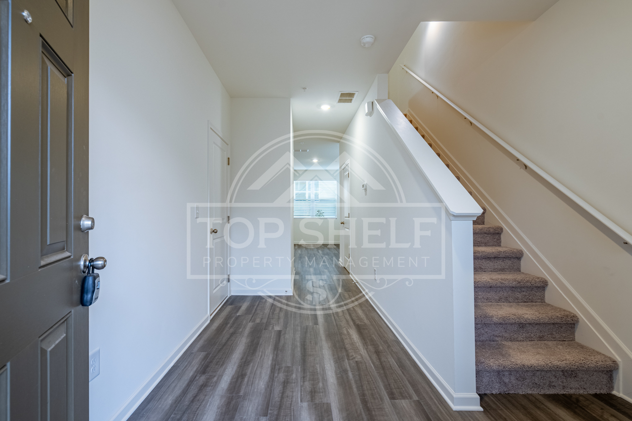 2010 Ayla Dr #1 - Photo 4 of 24