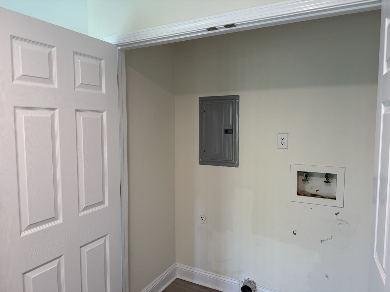 3810 Symi Circle - 1Apt 19 #1 - Photo 4 of 7