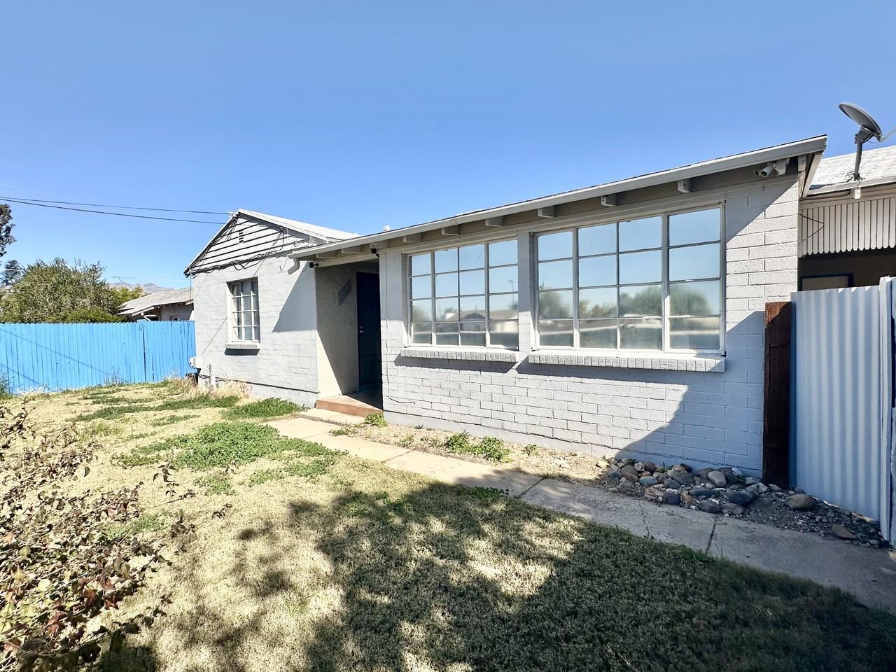 1152 N Jones Blvd #1 - Photo 2 of 9