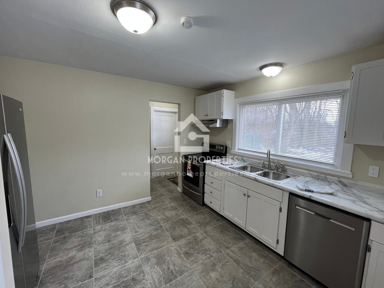 1229 W 13th St #1 - Photo 3 of 8