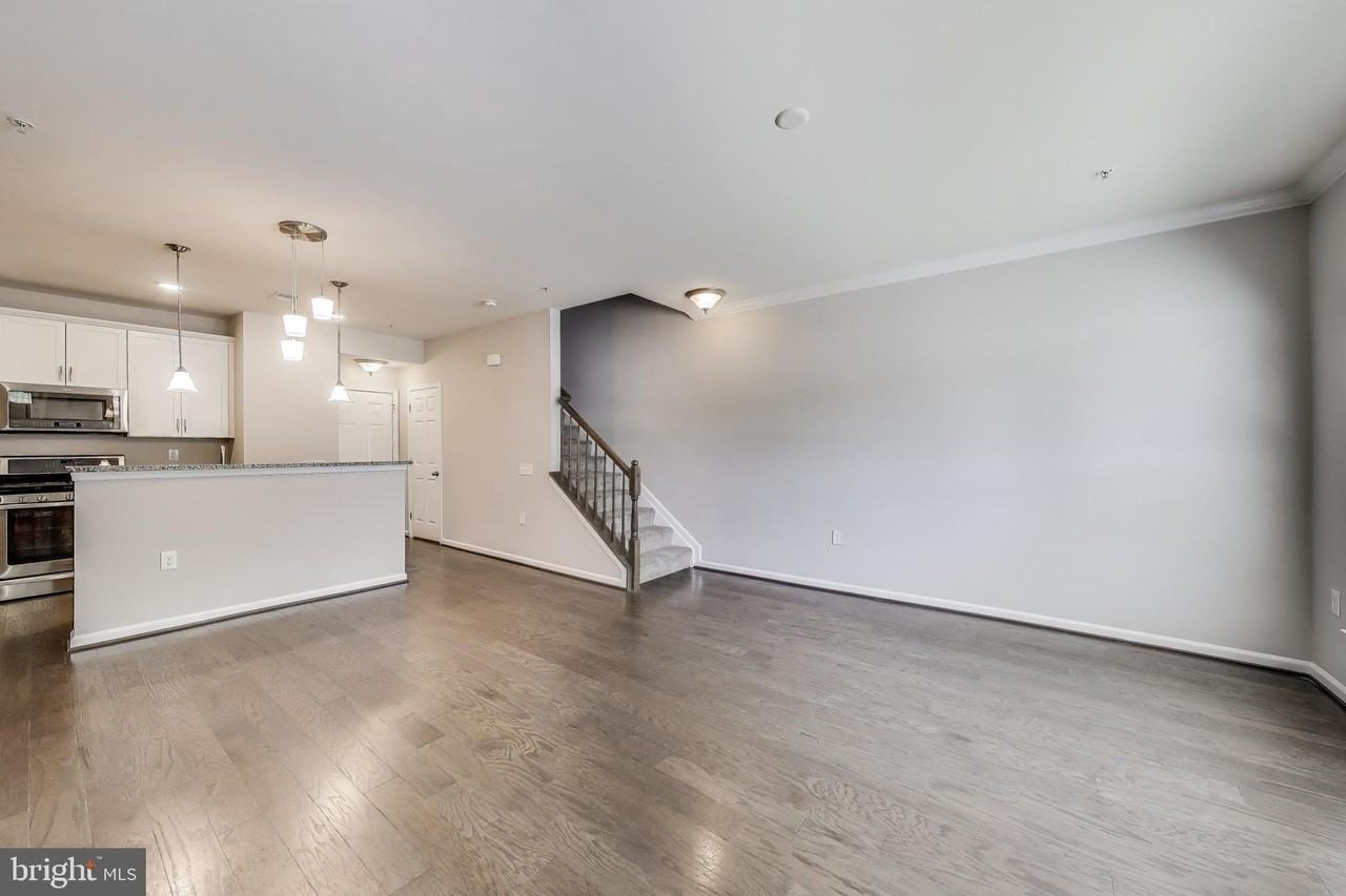 645 Diamondback Dr - Photo 4 of 32