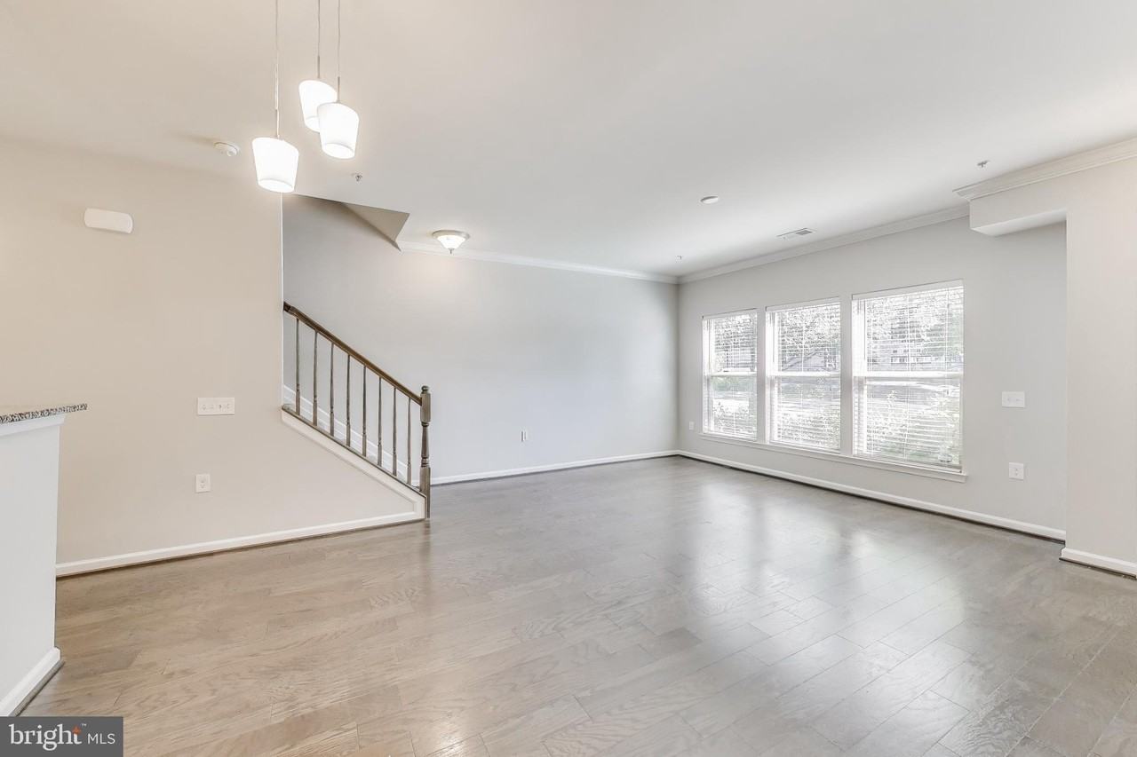 645 Diamondback Dr - Photo 7 of 32