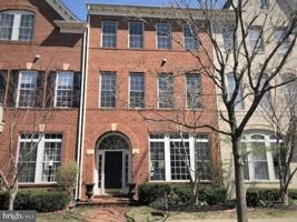 featured image of 1115 Crestfield Dr