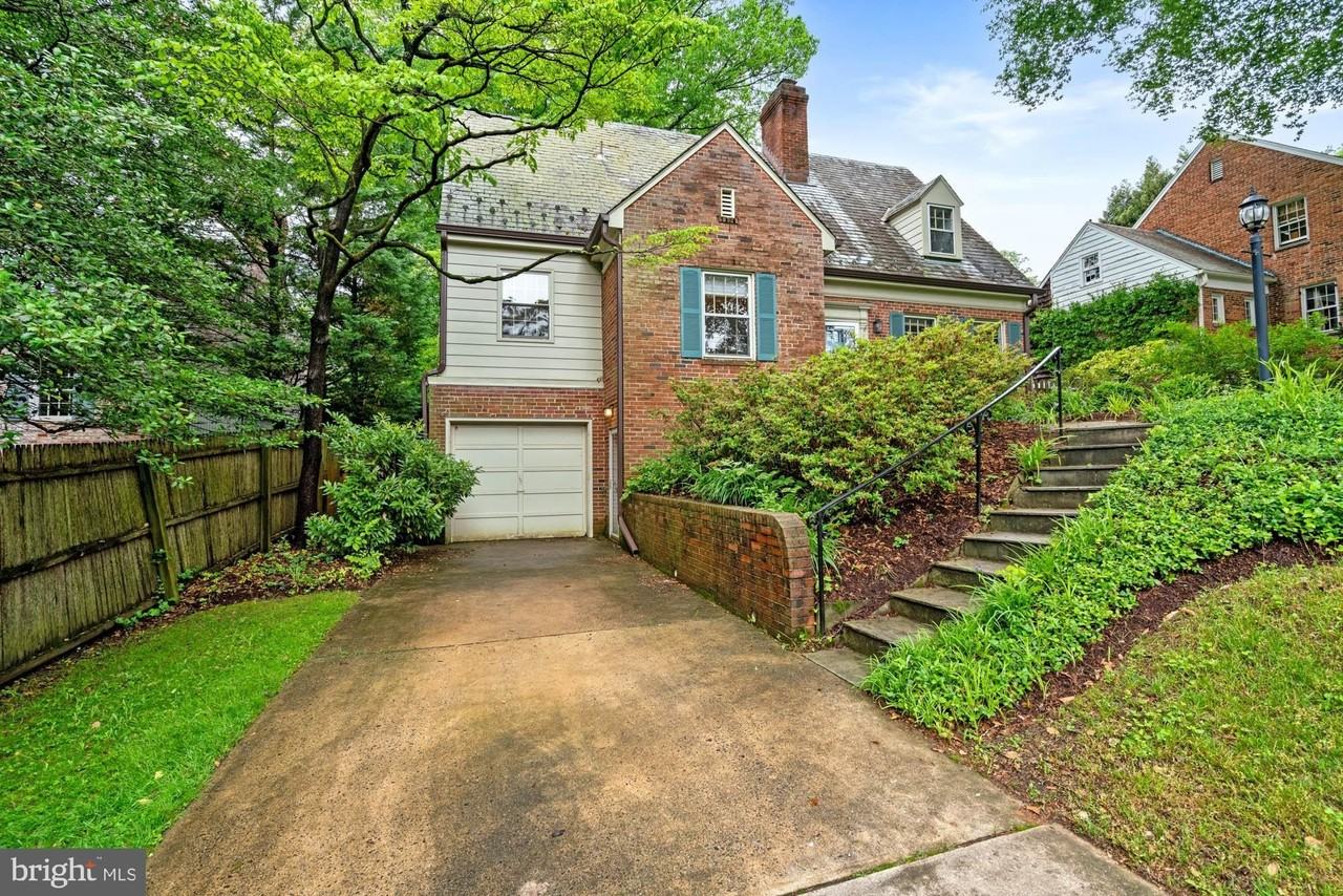 5222 Duvall Dr - Photo 4 of 50