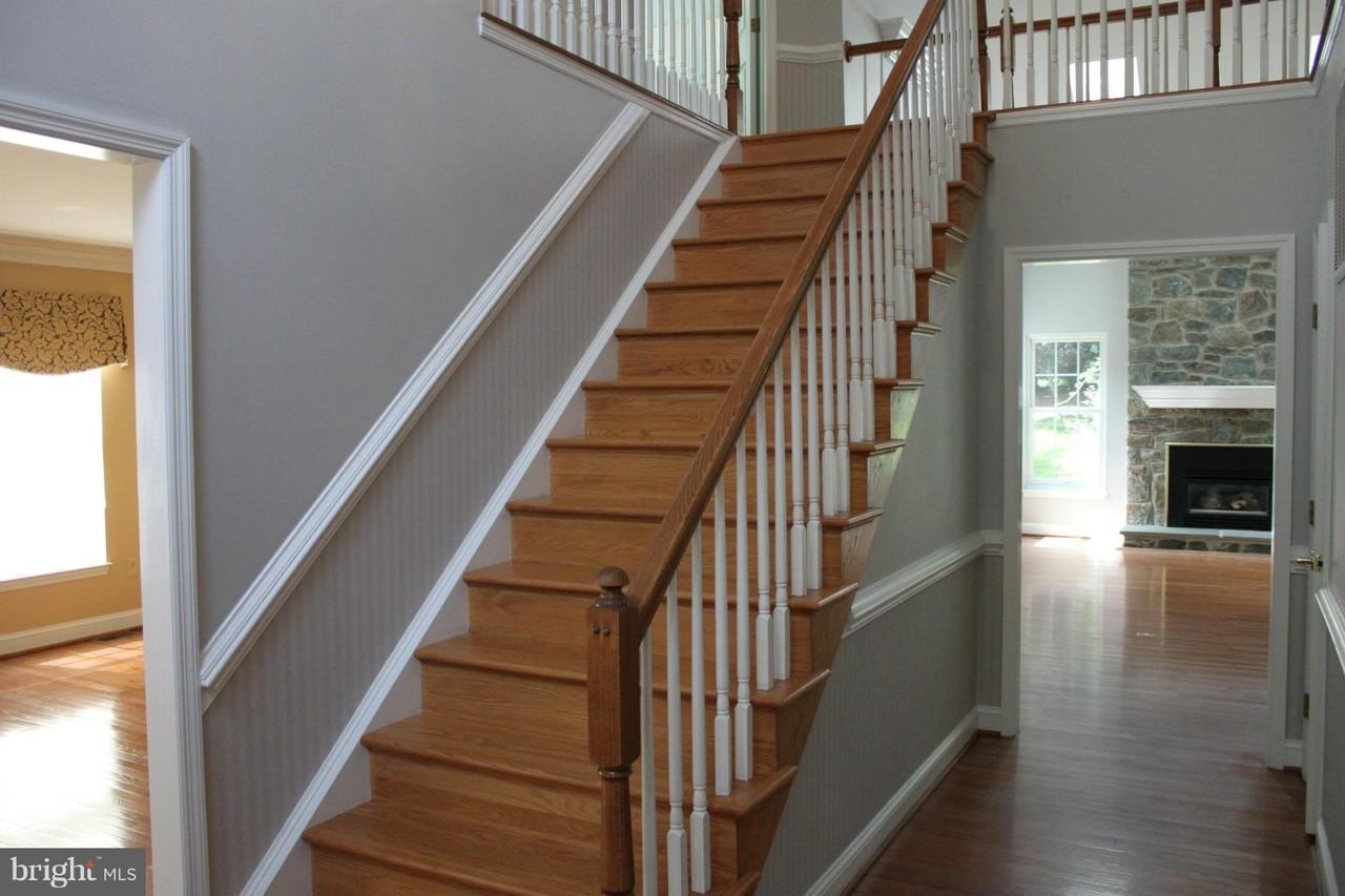 12506 Seurat Ln - Photo 4 of 27