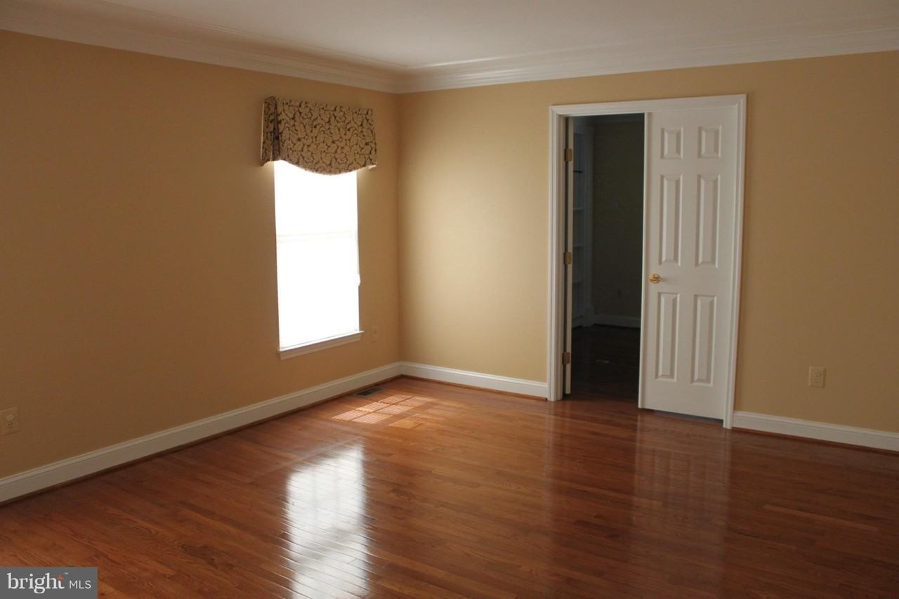 12506 Seurat Ln - Photo 5 of 27