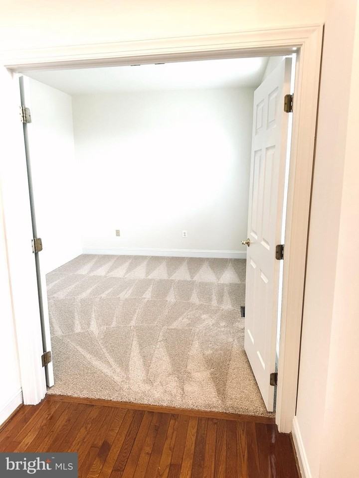 16402 Upbrook Ct - Photo 3 of 25