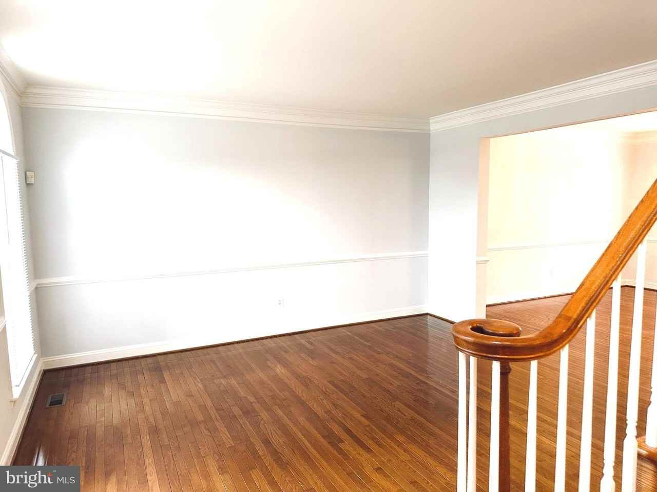 16402 Upbrook Ct - Photo 4 of 25