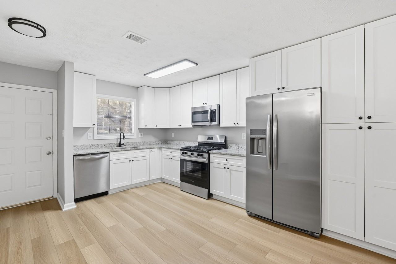 3921 Henry Ct #1 - Photo 4 of 30