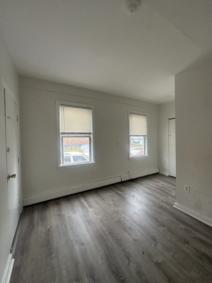 91 Ives St #1 - Photo 5 of 9