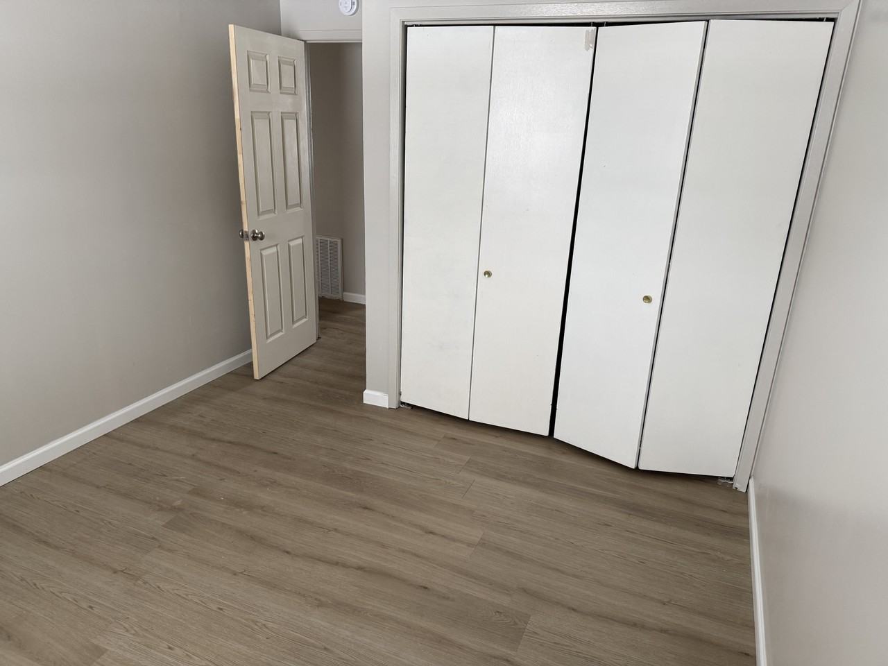 8 Gardendale Dr #3 - Photo 5 of 5