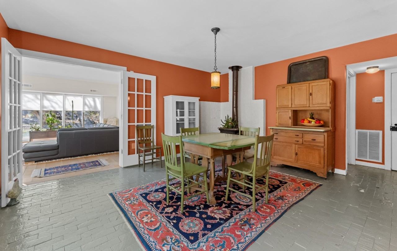 303 Henderson St #A - Photo 3 of 34