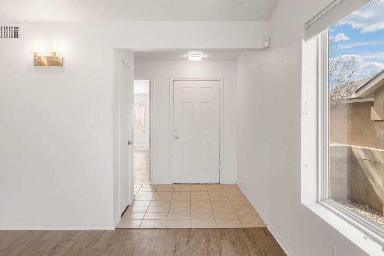 11031 Deer Lodge Pl Se #0 - Photo 4 of 22