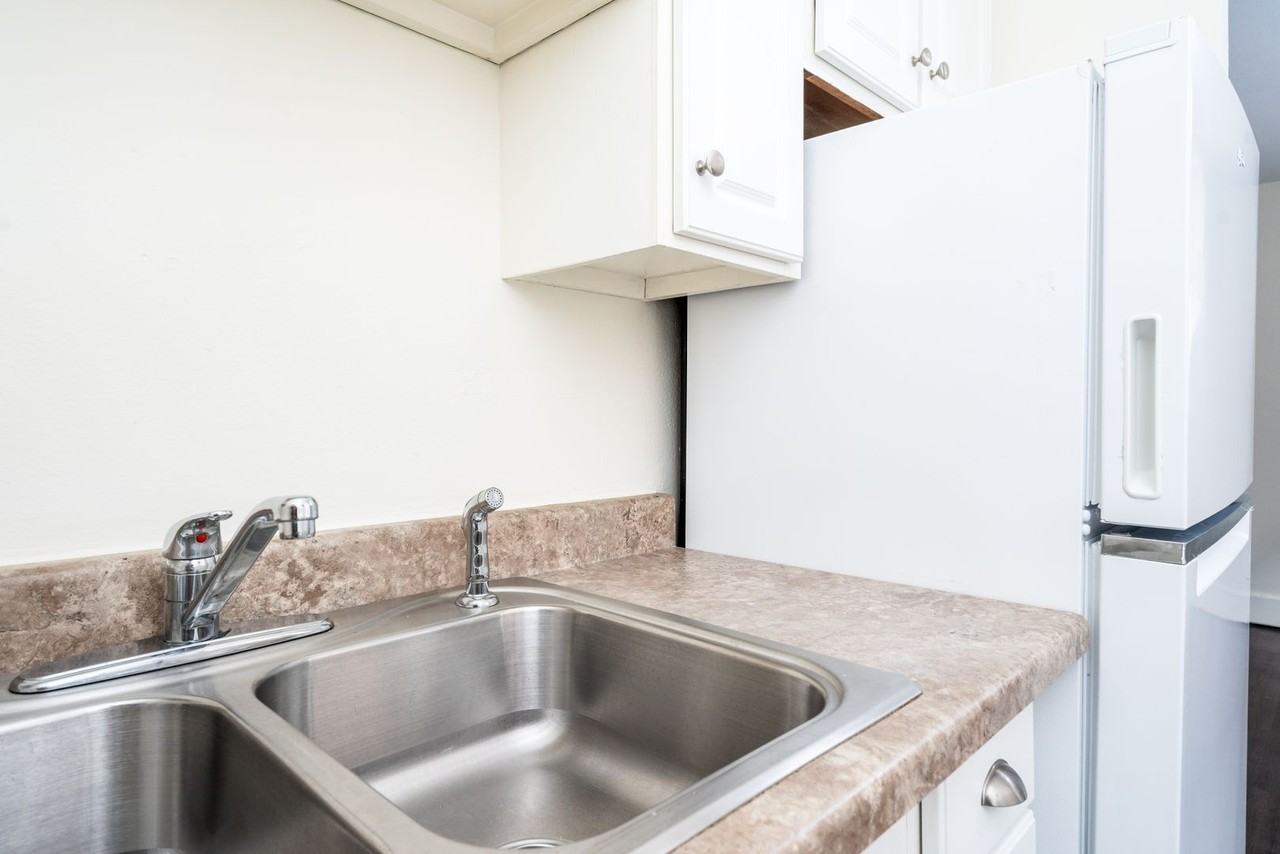 2009 Bryant Ave S - Photo 7 of 22