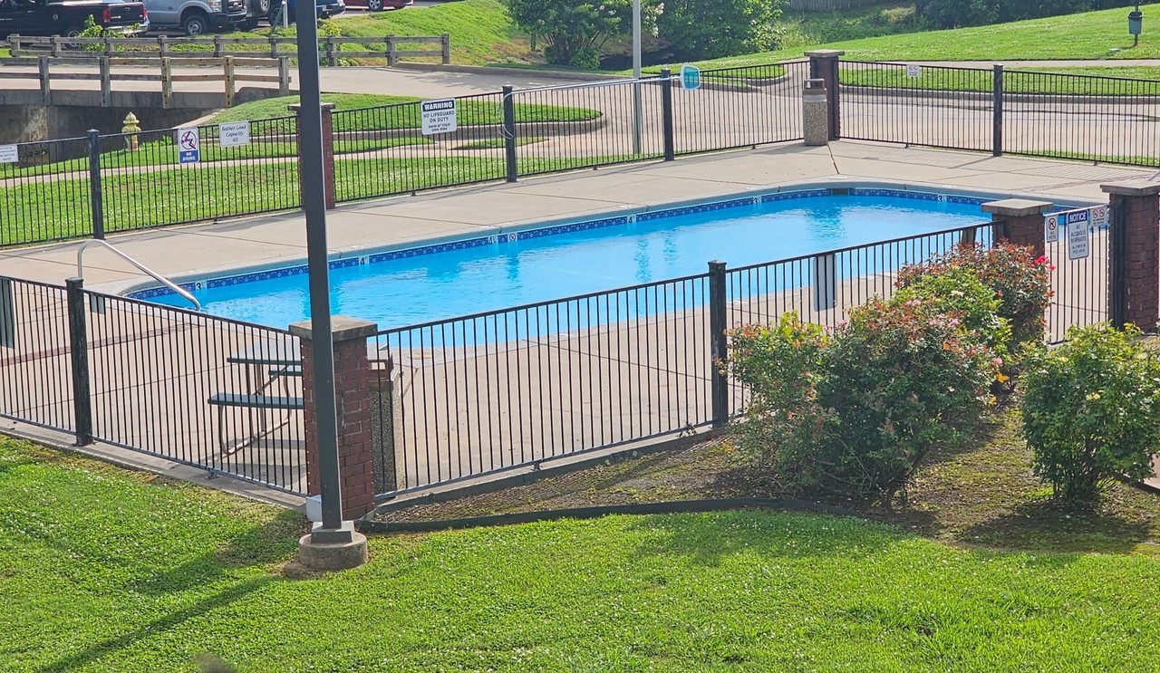 Cedar Creek Apartments and Townhomes - Photo 2 of 5