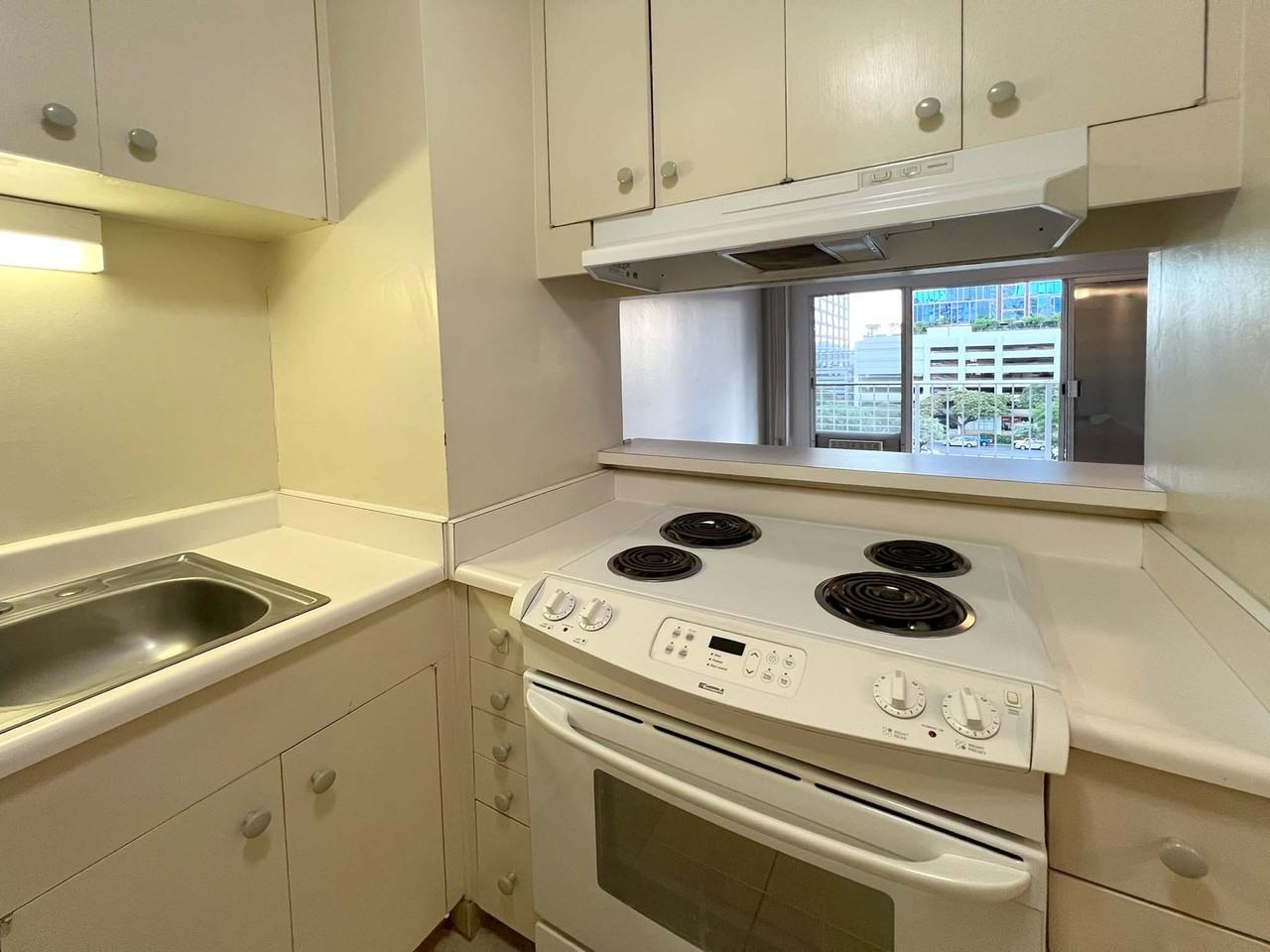 731 Amana St #704 - Photo 6 of 14