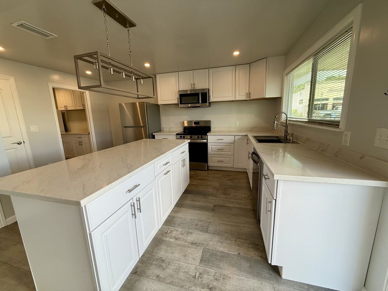 121 West Branch StreetUnit B #B - Photo 3 of 10