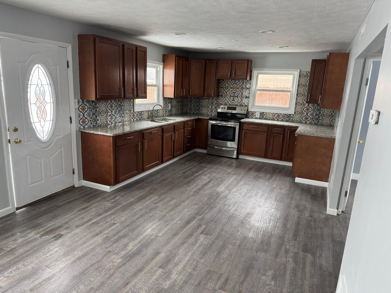 416 E Chippewa Ave #1 - Photo 5 of 20