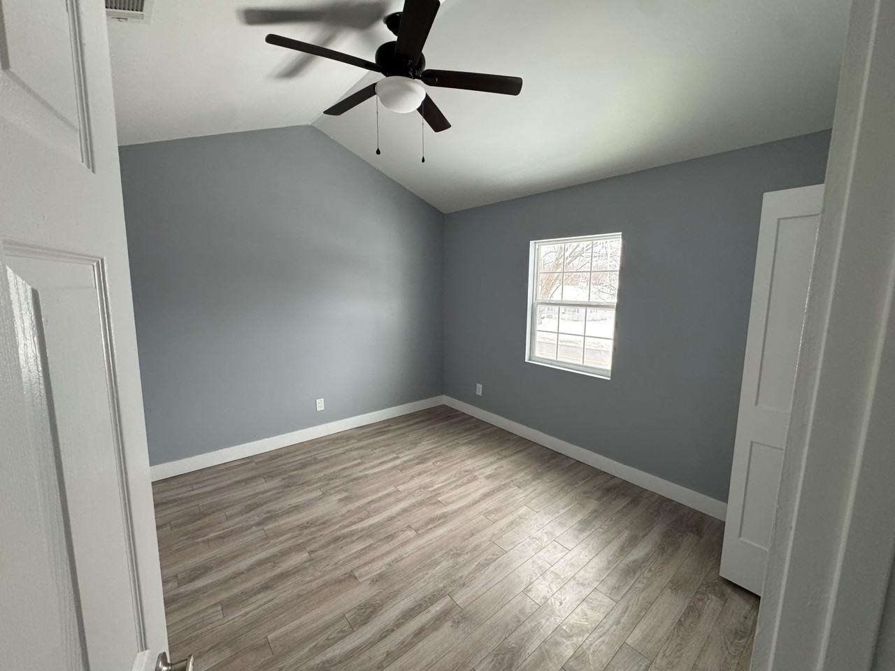 416 E Chippewa Ave #1 - Photo 7 of 20