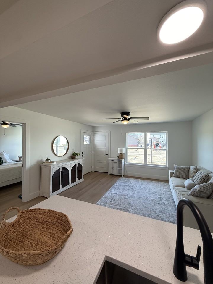 1162 W Cato Springs Rd #1 - Photo 5 of 19