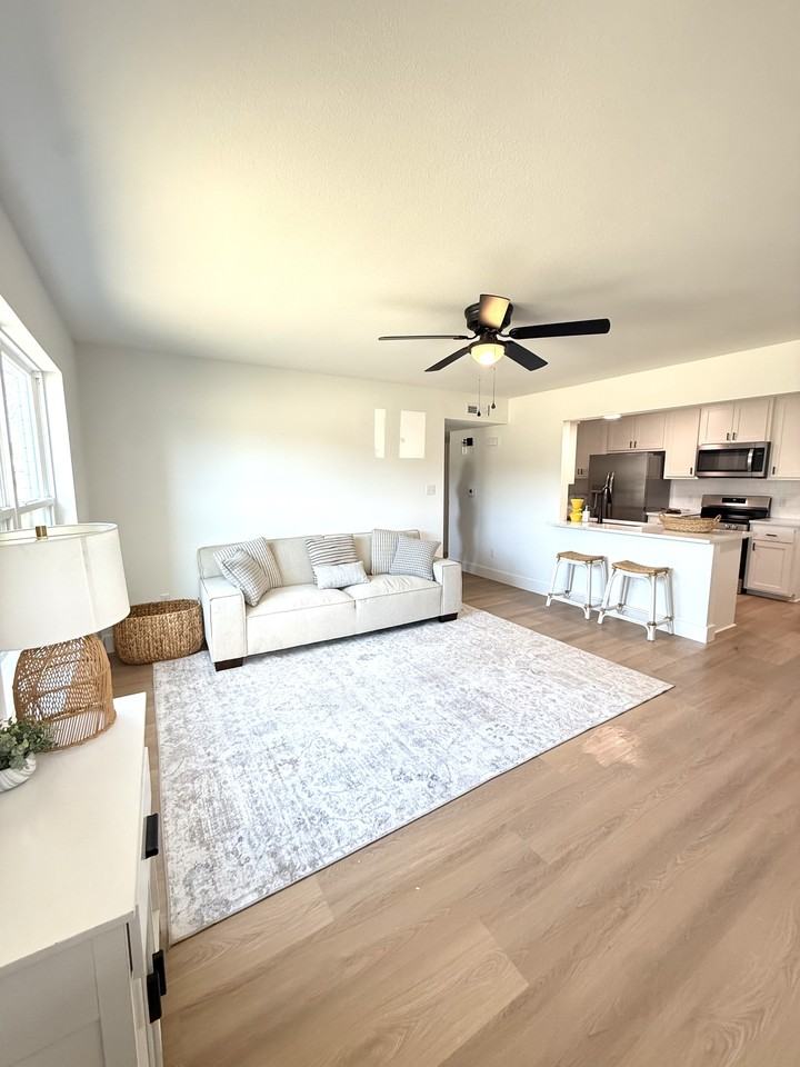 1162 W Cato Springs Rd #1 - Photo 6 of 19