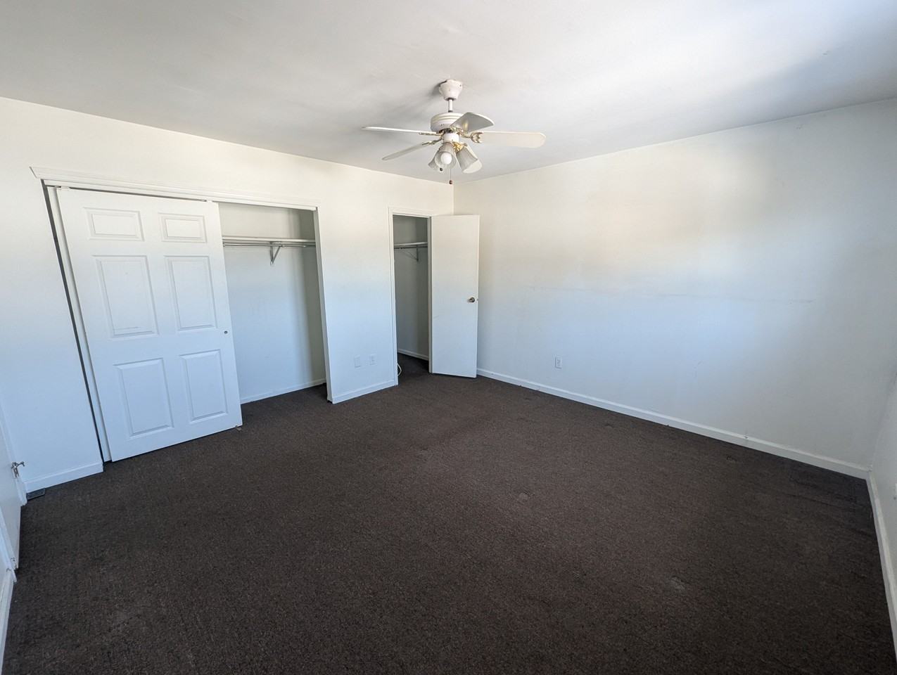 136 Colonial Sq #1 - Photo 6 of 7