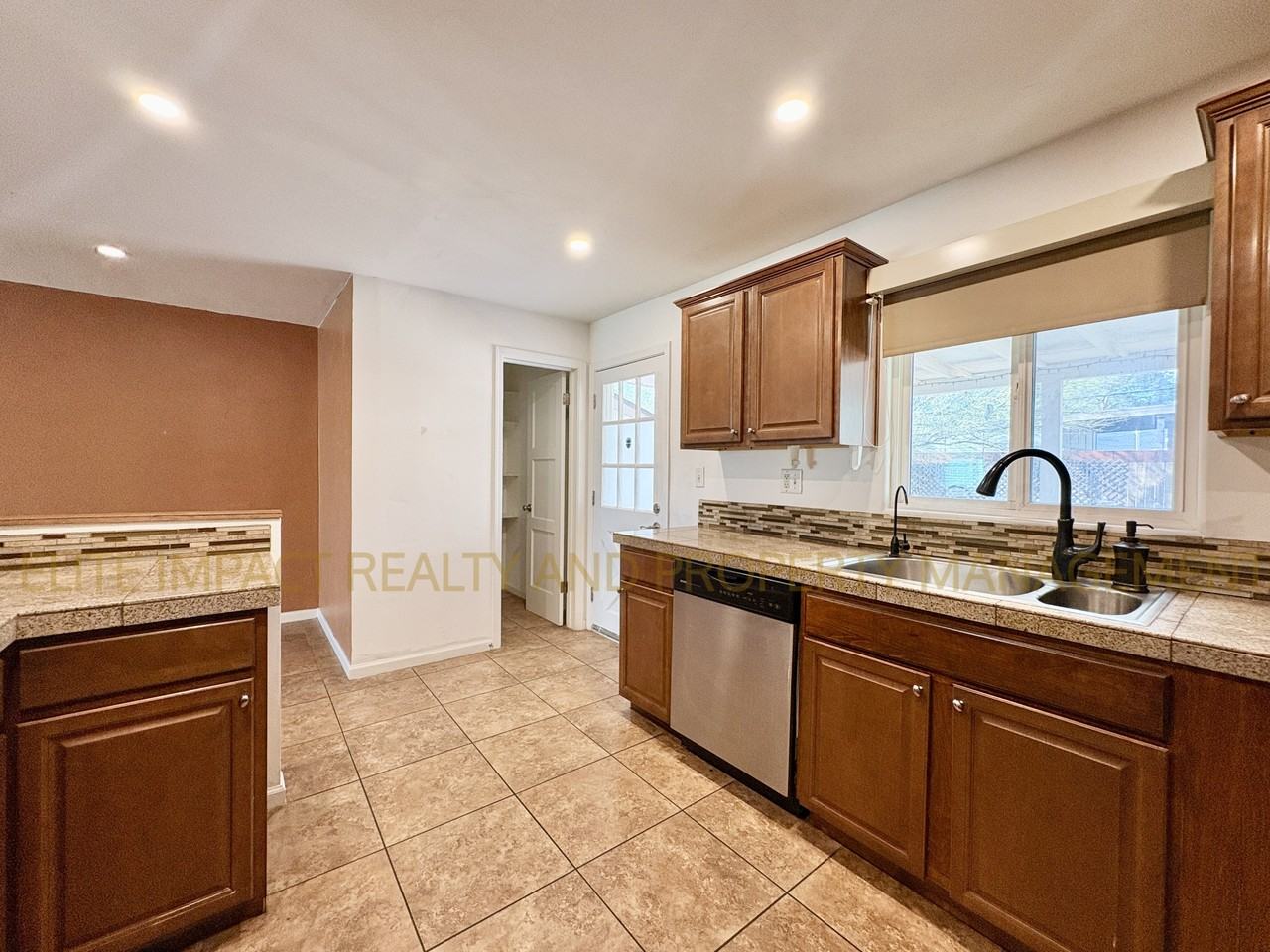 5621 E Lester St #1 - Photo 4 of 22