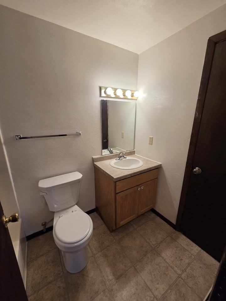 1337 S Norwood Ave #18 - Photo 7 of 9