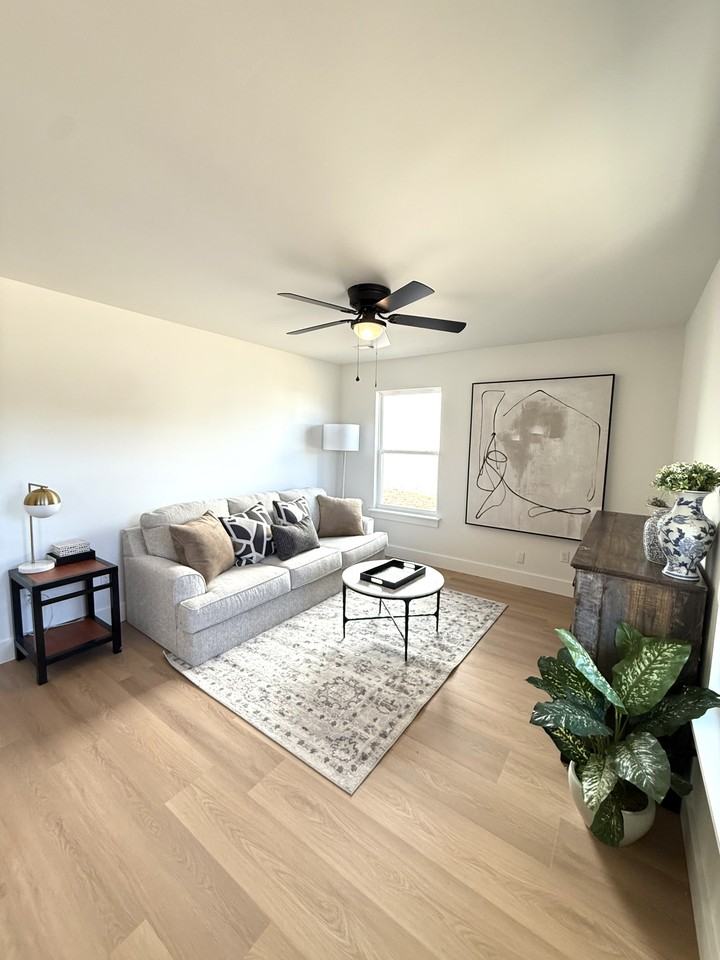 1126 W Cato Springs Rd #1 - Photo 5 of 24