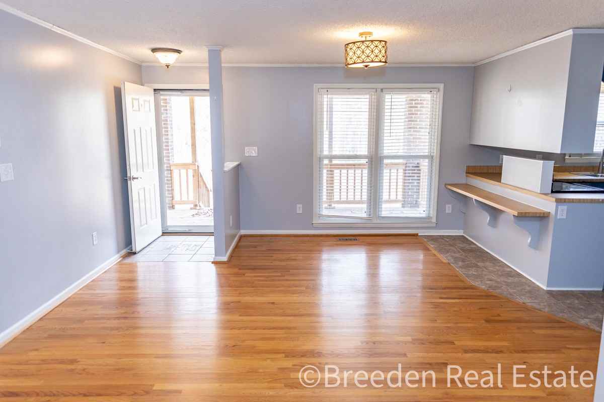 160 Crump St #1 - Photo 3 of 20