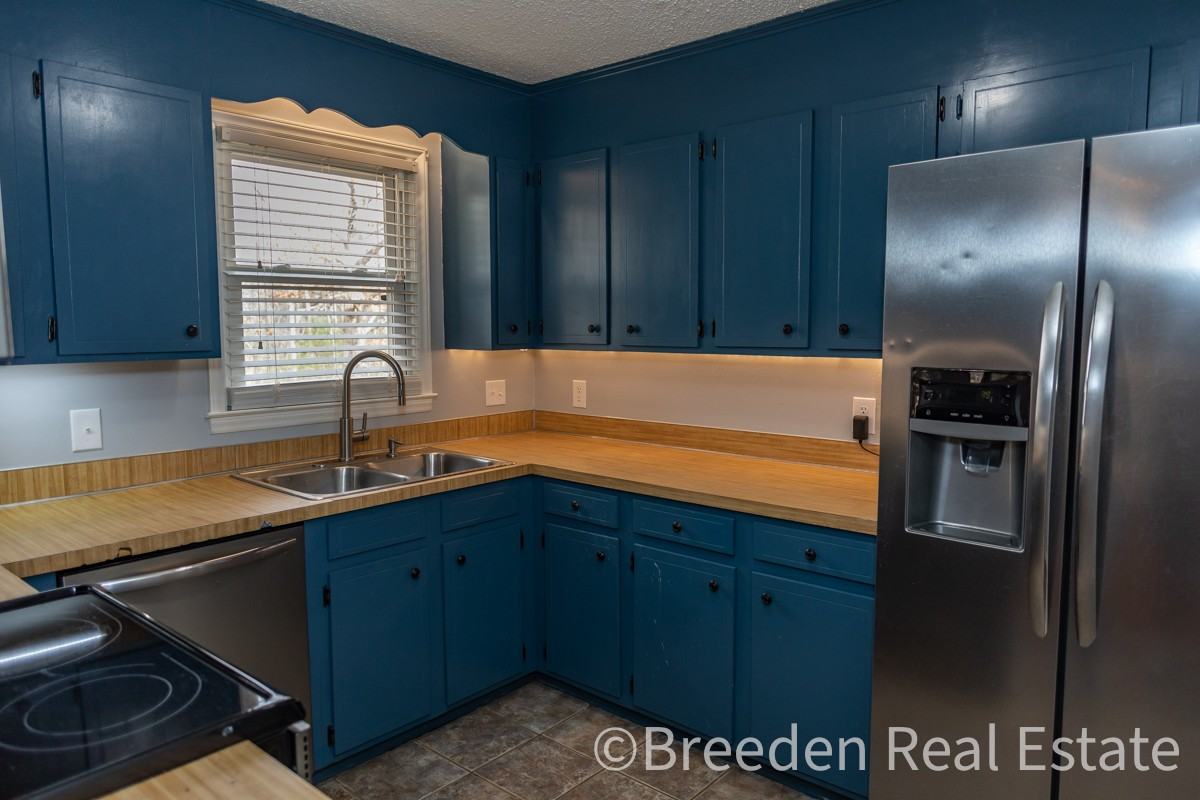 160 Crump St #1 - Photo 6 of 20